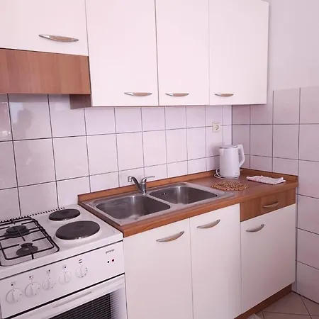 Gasthuis Lorena In Pula