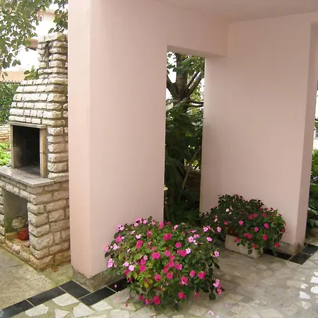 Lorena In Guest house