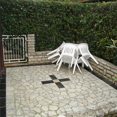 בית הארחה Lorena In פולה