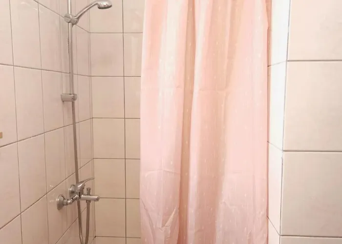 Lorena In Gæstehus 3*