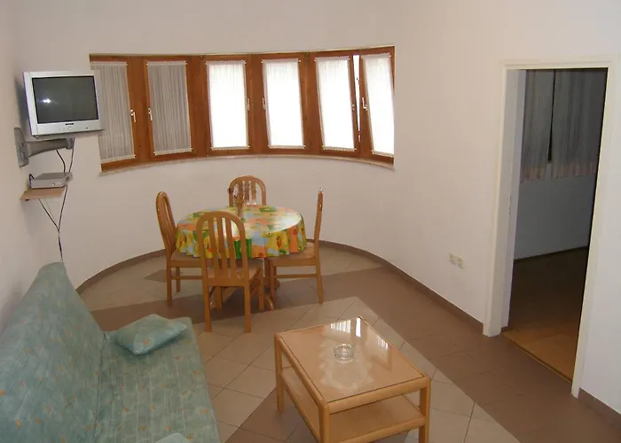 Lorena In Gæstehus 3*