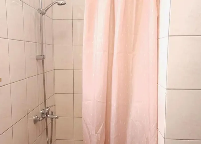 Lorena In Gæstehus 3*