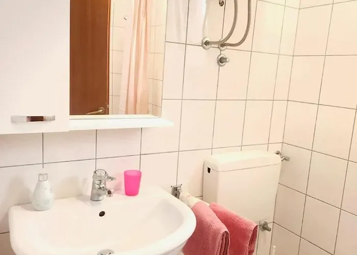 Lorena In Gæstehus 3*