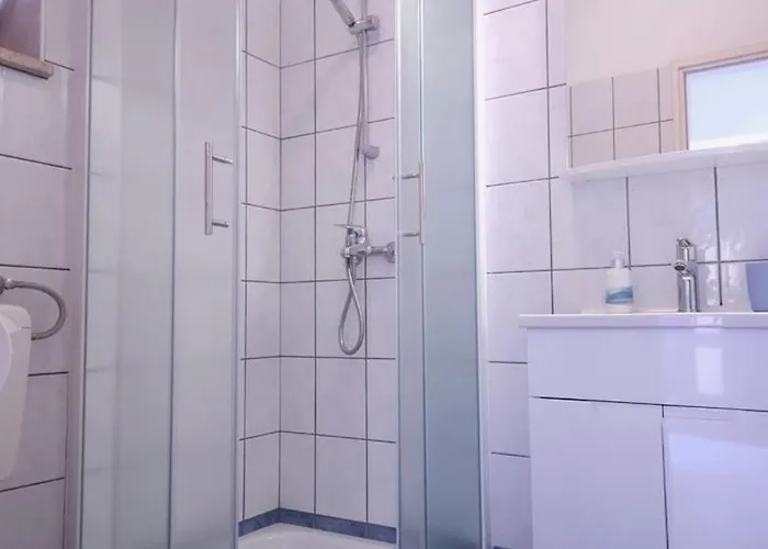 Lorena In Gæstehus 3*