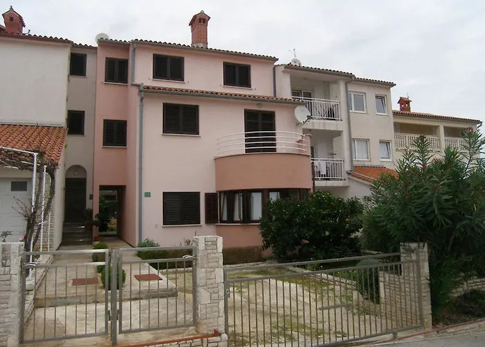 Lorena In 게스트하우스 3*